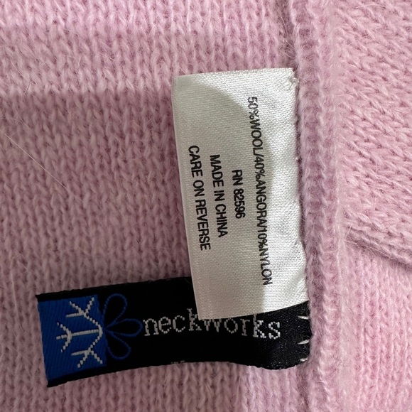 🛍️ Xtra long  Super Cute Scarf 50% Wool  83” X 6” - Picture 2 of 11